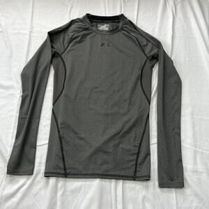 Under Armour Size MD Men's HeatGear Long-Sleeve T-Shirt – Carbon...